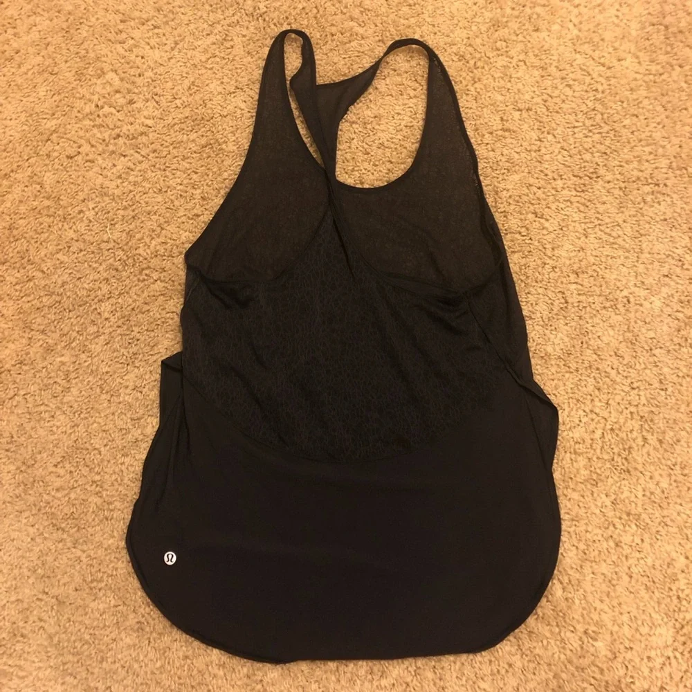 Lululemon Black tank. Size 4. Like new. - Picture 3 of 4